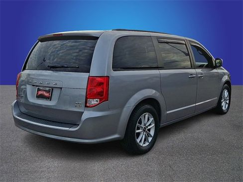 Used 2019 Dodge Grand Caravan GT image 4