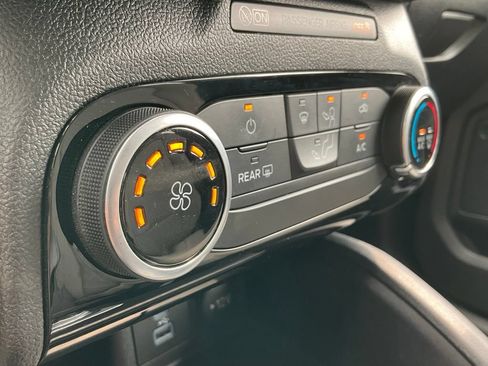 Certified 2022 Ford Escape SE AWD/4WD image 9