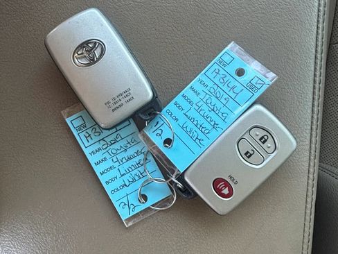 Used 2019 Toyota 4Runner Limited AWD/4WD image 27