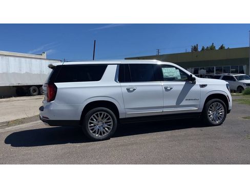 New 2026 GMC Yukon XL Denali w/ Denali Reserve Package AWD/4WD image 3