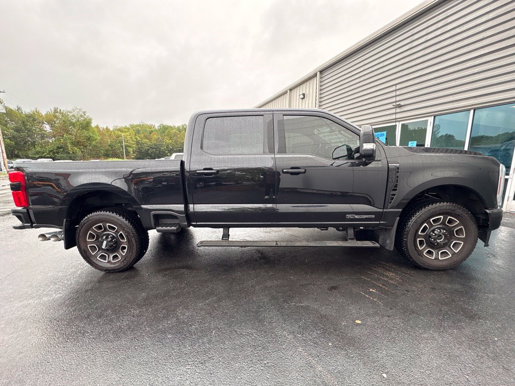 Used 2025 Ford F250 Platinum AWD/4WD image 3