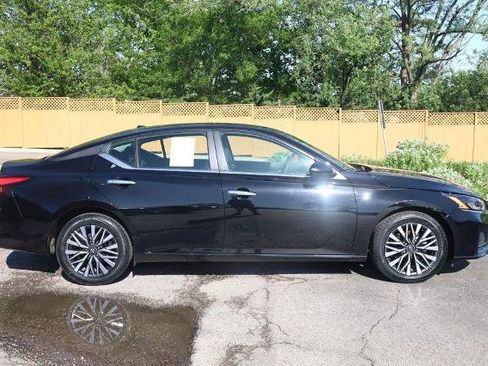 Certified 2025 Nissan Altima 2.5 SV image 5