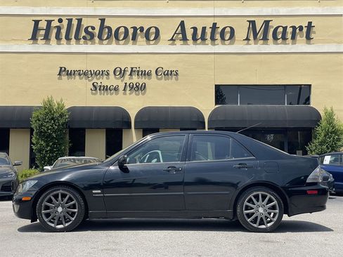 Used 2004 Lexus IS 300 RWD image 3