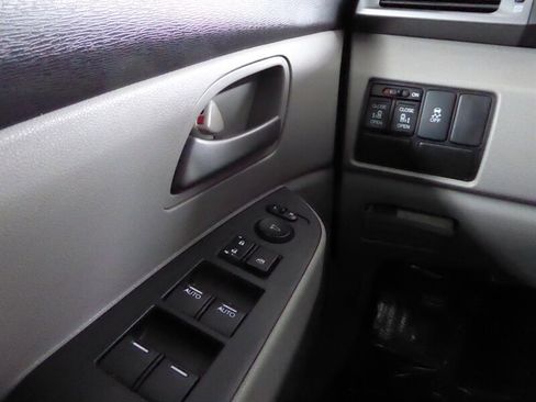 Used 2012 Honda Odyssey EX image 15