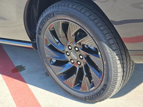 New 2025 Lincoln Navigator Reserve w/ Jet Appearance Package image 8