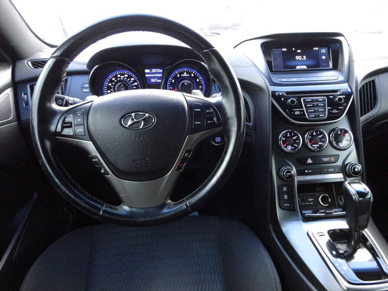Used 2016 Hyundai Genesis 3.8 RWD image 39