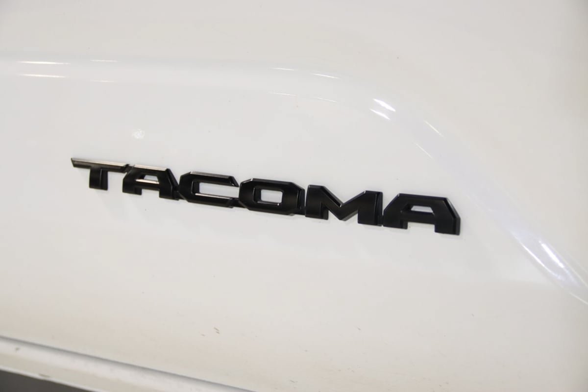 Used 2024 Toyota Tacoma TRD Off-Road AWD/4WD image 17