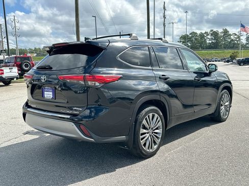 Used 2021 Toyota Highlander Platinum AWD/4WD image 7