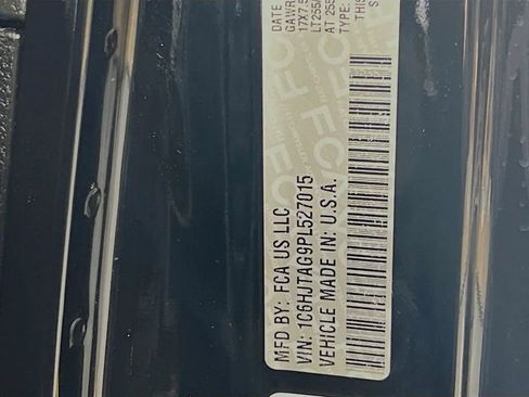 Used 2023 Jeep Gladiator Willys image 31