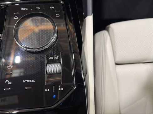 Certified 2024 BMW 530i xDrive w/ Premium Package AWD/4WD image 39