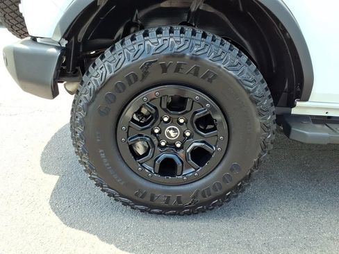 Used 2023 Ford Bronco Wildtrak AWD/4WD image 28