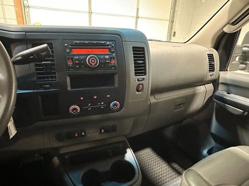 Used 2014 Nissan NV 2500 SV image 29