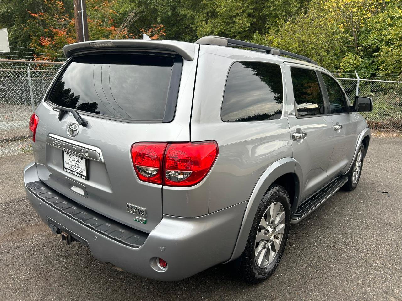 Used 2017 Toyota Sequoia Limited w/ Safety & Convenience Package AWD/4WD image 5