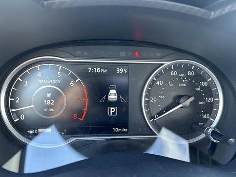 Used 2025 Nissan Versa SV w/ Trunk Package image 27