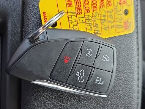 Used 2023 Chevrolet Silverado 1500 LT image 8