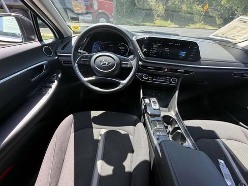 Used 2023 Hyundai Sonata SEL w/ Convenience Package FWD image 12