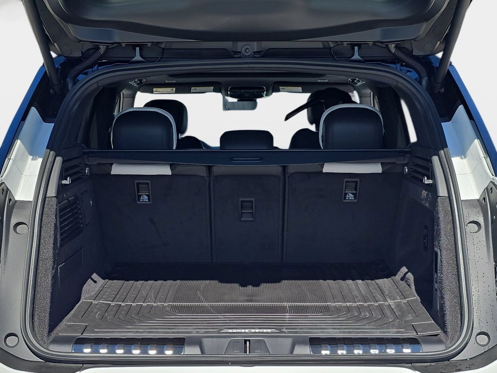 New 2027 Land Rover Range Rover Sport Dynamic SE AWD/4WD image 12