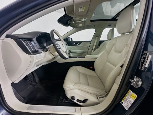 Used 2020 Volvo V60 T5 Momentum w/ Premium Package FWD image 13