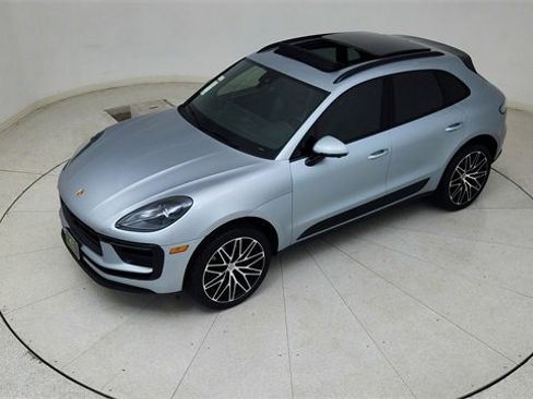 Used 2024 Porsche Macan w/ Premium Plus Package image 78