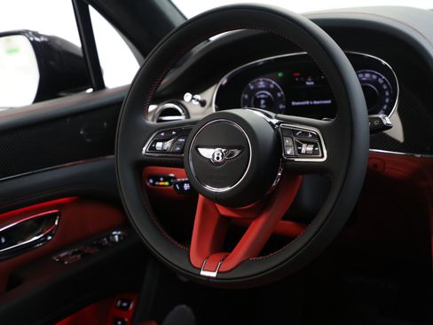 New 2025 Bentley Bentayga image 39