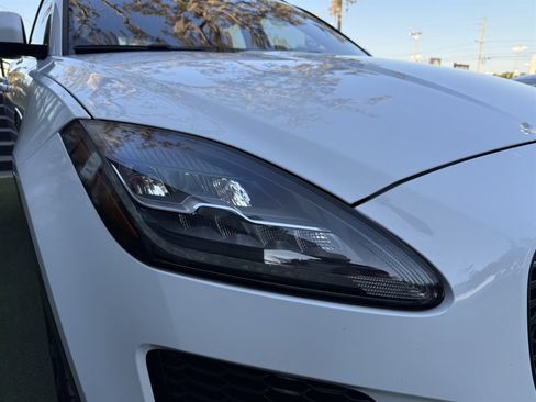 Used 2018 Jaguar E-PACE S image 9