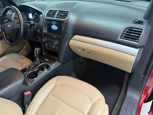 Used 2017 Ford Explorer XLT w/ Equipment Group 202A image 13