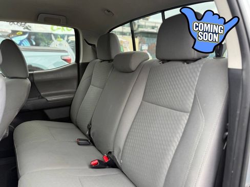 Used 2021 Toyota Tacoma SR5 AWD/4WD image 15