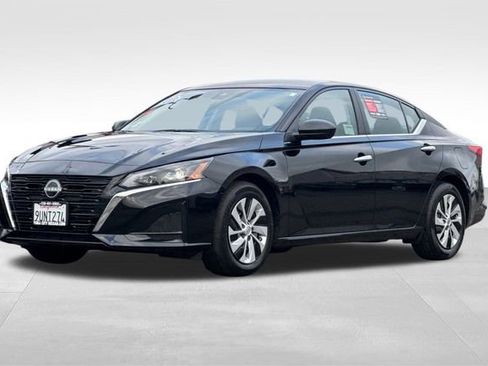 Certified 2025 Nissan Altima 2.5 S image 8