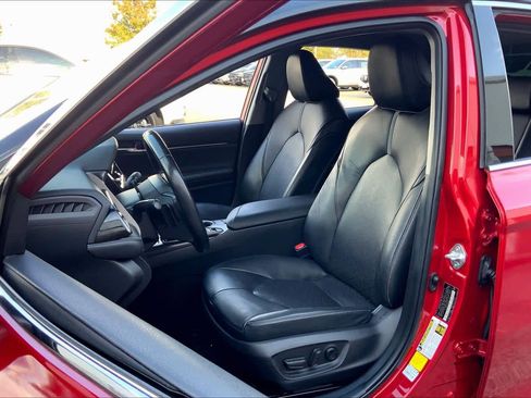 Used 2021 Toyota Camry XSE image 7