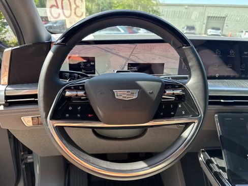 New 2026 Cadillac Escalade IQ Luxury 1 w/ LPO, Floor Liner Package AWD/4WD image 15