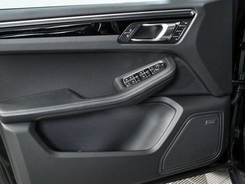 New 2026 Porsche Macan AWD/4WD image 6
