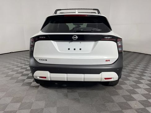 Certified 2025 Nissan Kicks SR FWD image 10