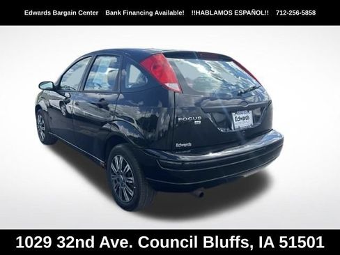 Used 2005 Ford Focus ZX5 Hatchback FWD image 5