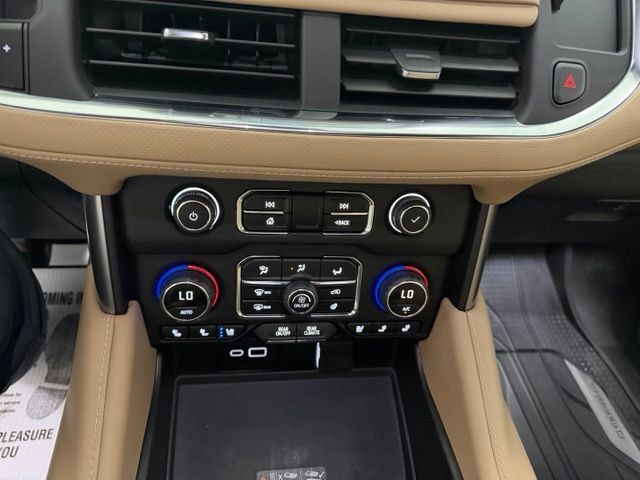 Used 2024 Chevrolet Suburban Premier w/ Advanced Technology Package AWD/4WD image 23
