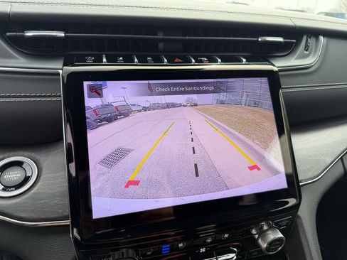 Used 2023 Jeep Grand Cherokee Overland w/ Luxury Tech Group IV image 26