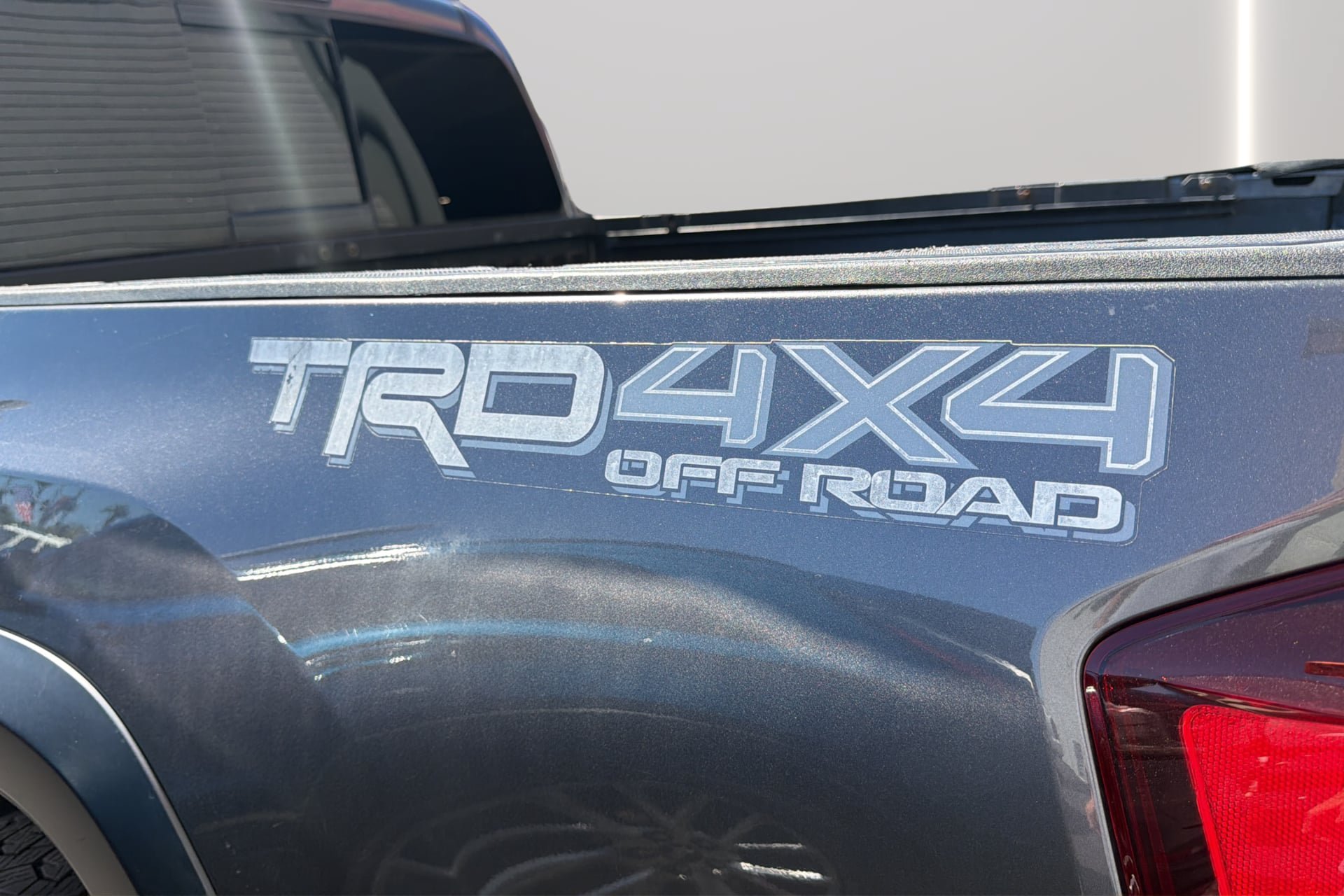 Used 2017 Toyota Tacoma TRD Off-Road AWD/4WD image 14