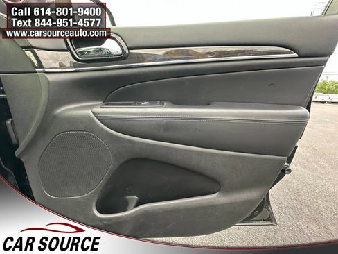 Used 2019 Jeep Grand Cherokee Overland AWD/4WD image 29