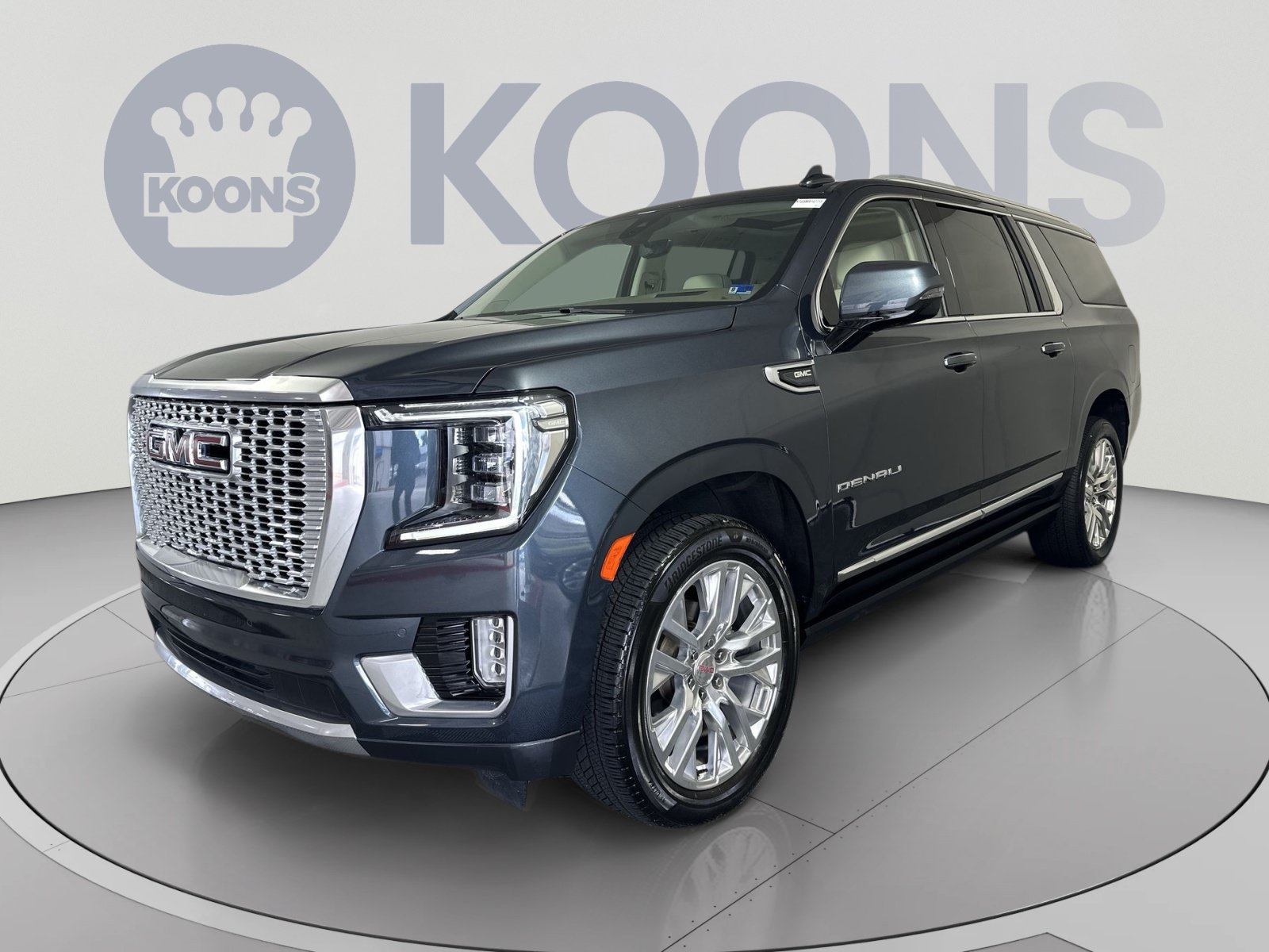 Used 2021 GMC Yukon XL Denali w/ Denali Premium Package AWD/4WD image 1