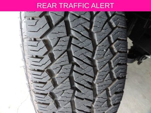 Used 2025 Nissan Frontier PRO-4X AWD/4WD image 15