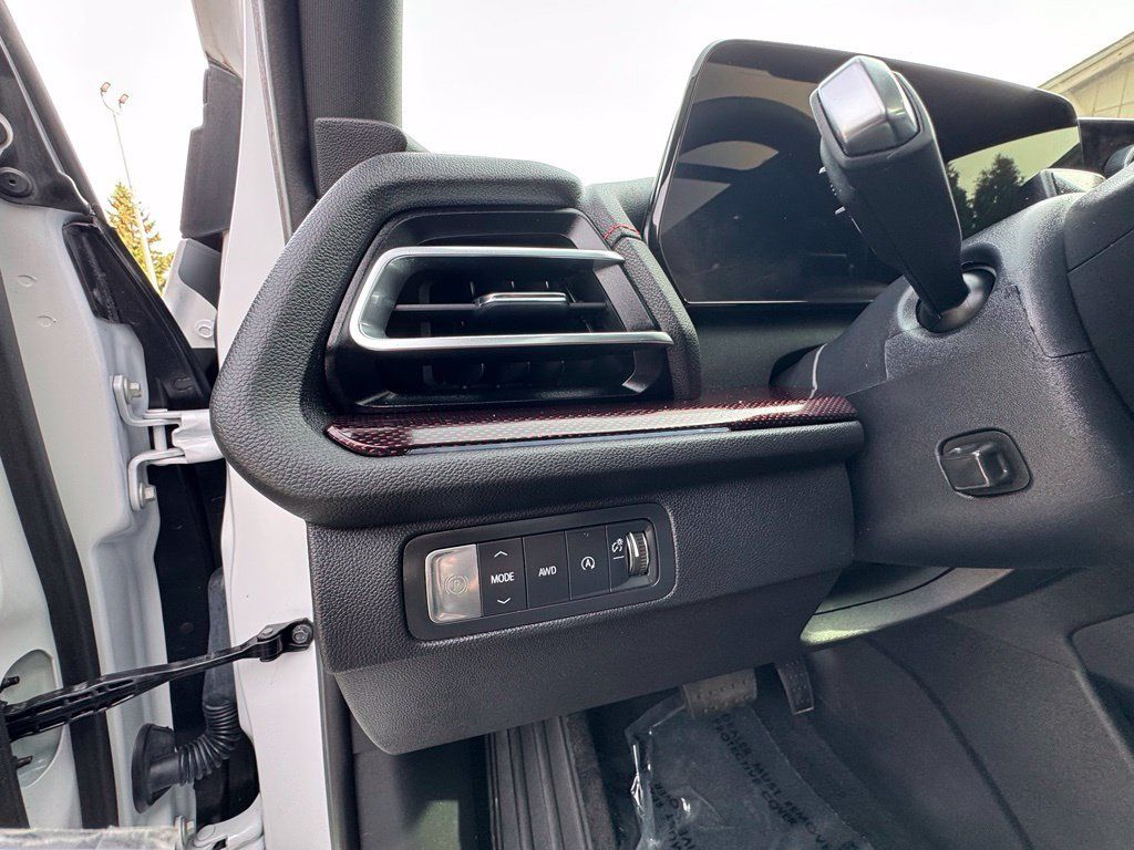 Used 2024 Chevrolet Traverse RS AWD/4WD image 19