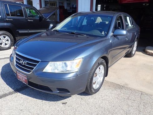 Used 2009 Hyundai Sonata GLS image 2