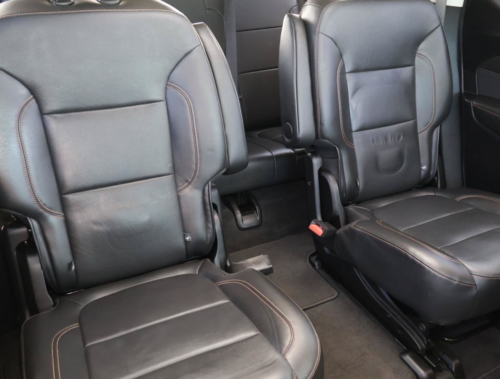 Used 2020 Chevrolet Traverse Premier FWD image 21