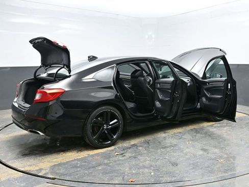 Used 2018 Honda Accord Sport image 37