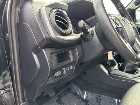 Used 2019 Toyota Tacoma TRD Off-Road w/ TRD Premium Off Road Package image 22