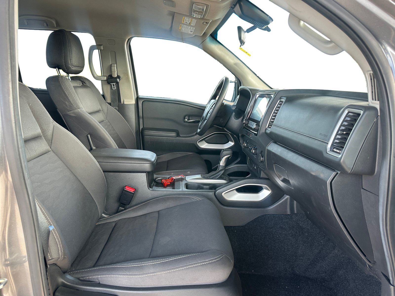 Used 2024 Nissan Frontier SV RWD image 15
