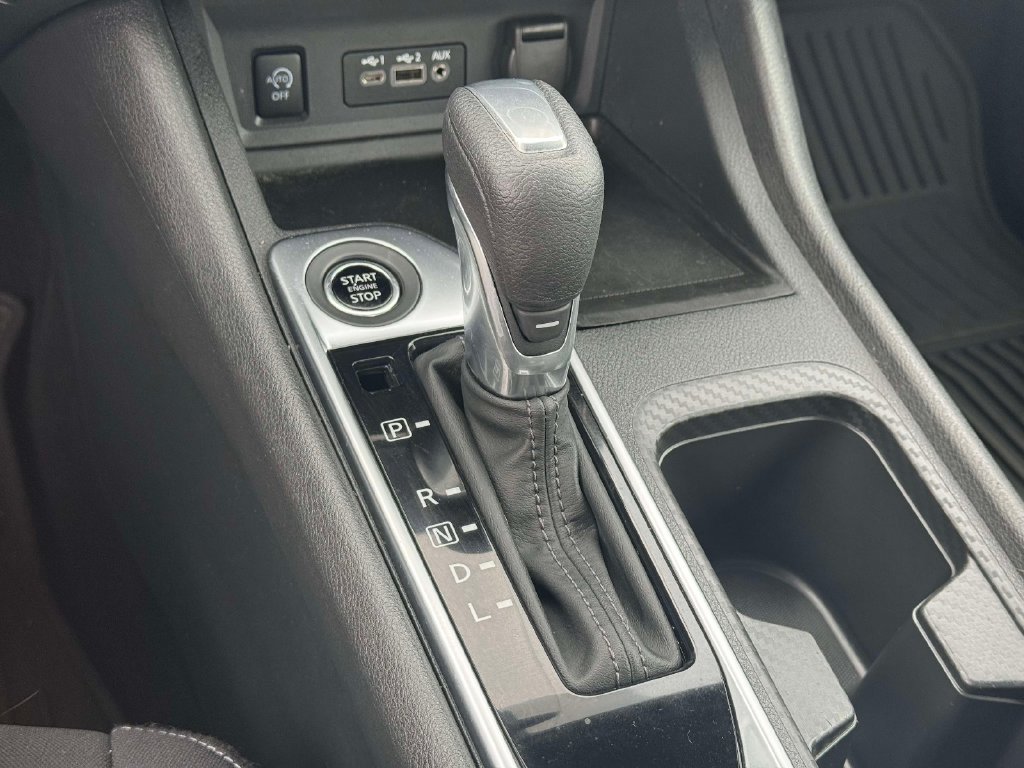 Used 2025 Nissan Sentra SV FWD image 28