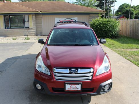 Used 2014 Subaru Outback 2.5i w/ Alloy Wheel Package image 4