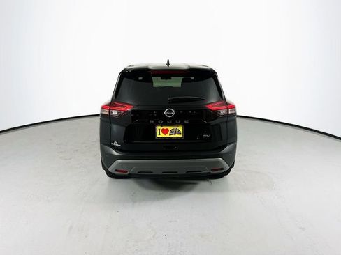 Certified 2023 Nissan Rogue SV FWD image 8