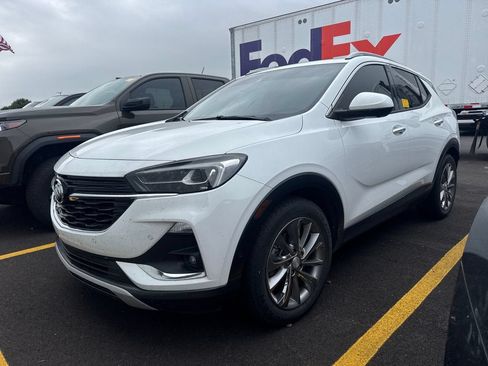 Used 2020 Buick Encore GX Essence w/ Experience Buick Package FWD image 1
