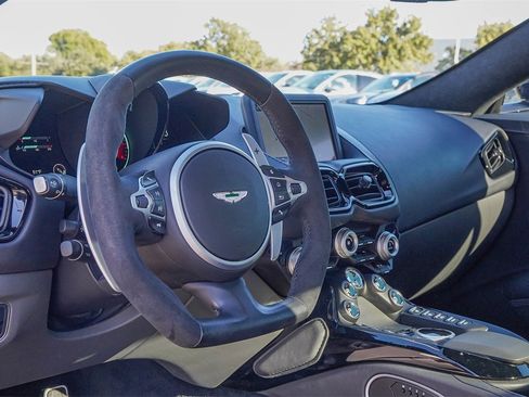 Used 2022 Aston Martin V8 Vantage Coupe image 20